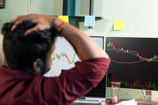 Read more about the article गिरने की वजह केवल फेड नहीं, दो और कारण