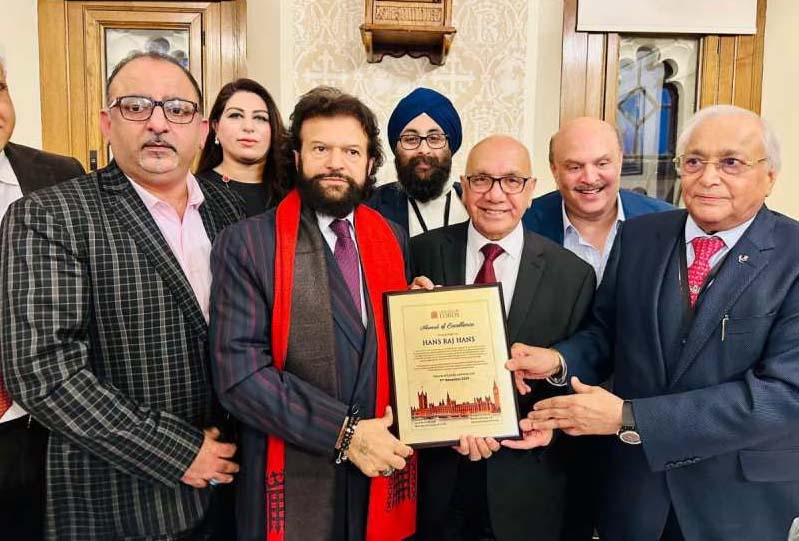 Read more about the article ਪਦਮ ਸ਼੍ਰੀ ਹੰਸ ਰਾਜ ਹੰਸ ਨੂੰ ਪਾਰਲੀਮੈਂਟ ਹਾਊਸ ਆਫ ਲਾਰਡਜ਼ ਕੀਤਾ ਸਨਮਾਨਿਤ