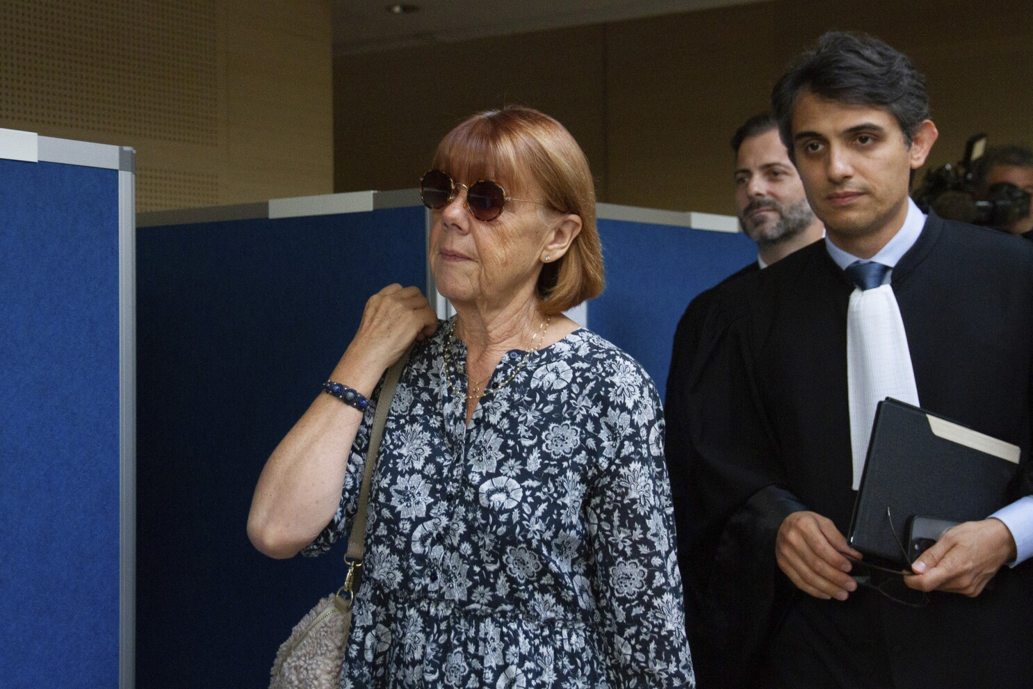 You are currently viewing नशीली दवा खिलाकर दशकों तक दूसरों से करवाता रहा पत्नी का रेप