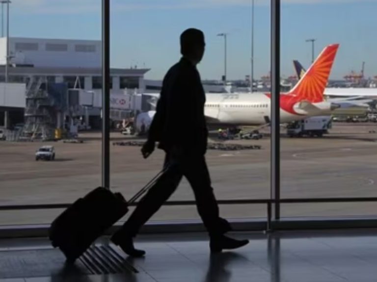 Read more about the article भारत छोड़ दो यही सही समय; स्टार्ट-अप फाउंडर की भारतीयों को सलाह;