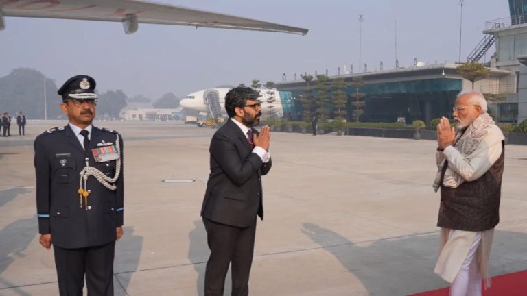 Read more about the article ਪ੍ਰਧਾਨ ਮੰਤਰੀ ਮੋਦੀ 43 ਸਾਲਾਂ ਬਾਅਦ ਕੁਵੈਤ ਲਈ ਰਵਾਨਾ ਹੋਏ