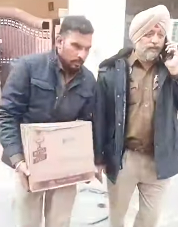 Read more about the article ਜਲੰਧਰ ਦੇ ਵਿਕਰਮਪੁਰਾ ’ਚ ਨਜਾਇਜ ਸ਼ਰਾਬ ਬਰਾਮਦ