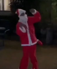 Read more about the article ਵੀਡੀਓ ਵਿੱਚ ਸੈਂਟਾ ਕਲਾਜ਼ ਰਾਜਸਥਾਨੀ ਰਾਗਨੀ ‘ਤੇ ਡਾਂਸ ਕਰਦਾ ਨਜ਼ਰ