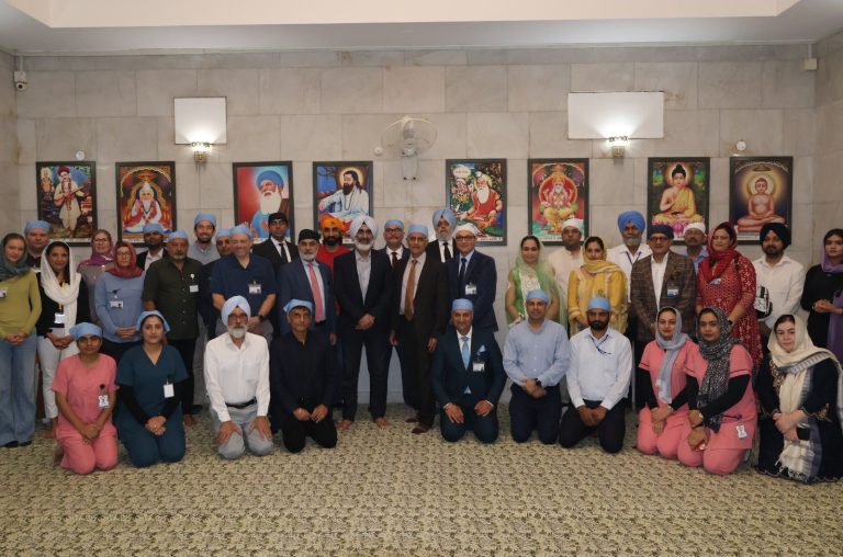 Read more about the article ਐੱਸ.ਜੀ.ਐੱਲ. ਹਸਪਤਾਲ ਵਿੱਚ ਰੀੜ੍ਹ ਦੀ ਠੀਕ ਕਰਨ ਦਾ ਮੁਫਤ ਅਪਰੇਸ਼ਨ ਕੈਂਪ