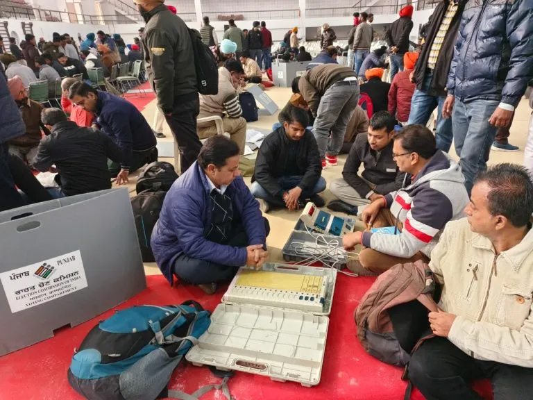 Read more about the article ਸਵੇਰੇ 7 ਤੋਂ ਸ਼ਾਮੀਂ 4 ਵਜੇ ਤੱਕ ਪੈਣਗੀਆਂ ਵੋਟਾਂ