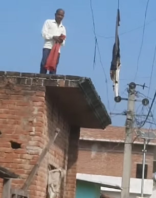 Read more about the article कुछ लोग खतरों के खिलाड़ी से कम नहीं होते