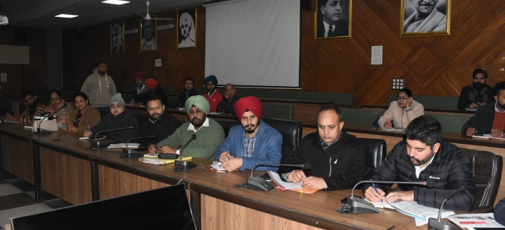 Read more about the article ਕਮਿਸ਼ਨਰ ਵੱਲੋਂ ⁠ਪ੍ਰਤੀਯੋਗਤਾ ਦੀ ਭਾਵਨਾ ਪੈਦਾ ਕਰਨ ਲਈ ਵਿਦਿਆਰਥੀਆਂ ਦੇ ਵੱਖ-ਵੱਖ ਮੁਕਾਬਲੇ ਕਰਵਾਉਣ ਦੇ ਨਿਰਦੇਸ਼