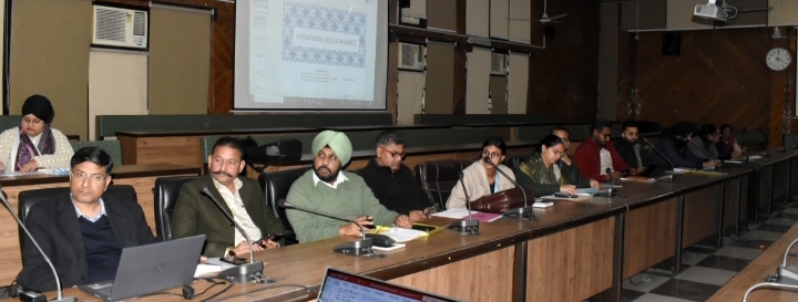 Read more about the article ਸੇਵਾਵਾਂ ਸਮਾਂਬੱਧ ਤੇ ਨਿਰਵਿਘਨ ਢੰਗ ਨਾਲ ਮੁਹੱਈਆ ਕਰਵਾਉਣ ਲਈ ਵਚਨਬੱਧ : ਡਿਪਟੀ ਕਮਿਸ਼ਨਰ