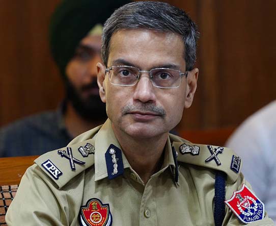 Read more about the article SSOC ਅੰਮ੍ਰਿਤਸਰ ਨੇ ਨਾਮੀ ਬਦਮਾਸ਼ਾਂ ਦੇ 2 ਕਾਰਕੁਨਾਂ ਨੂੰ ਕੀਤਾ ਕਾਬੂ, ਪੁਲਿਸ ਚੌਕੀ ‘ਤੇ ਹੋਏ ਗ੍ਰਨੇਡ ਹਮਲੇ ‘ਚ ਸੀ ਸ਼ਾਮਿਲ