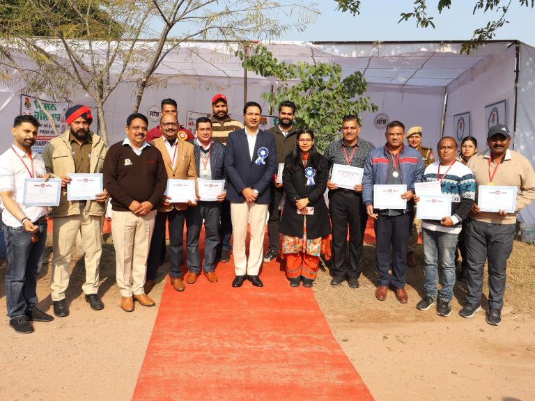 Read more about the article ਪੁਲਿਸ ਕਰਮਚਾਰੀਆਂ ਵੱਲੋਂ ਖੂਨਦਾਨ ਕੈਂਪ ਲਗਾਇਆ ਗਿਆ