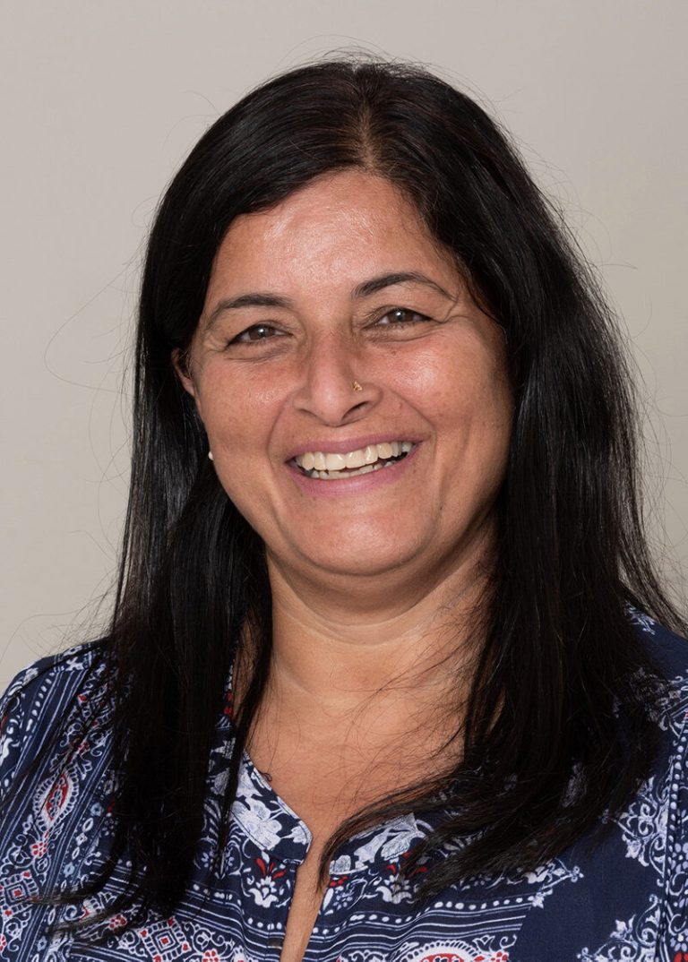 Read more about the article डॉली खन्‍ना ने इन दो शेयरों में डाला पैसा