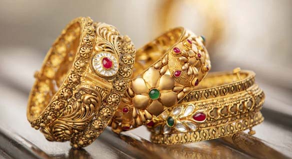 Read more about the article ਜੰਗ ਦੇ ਬਾਵਜੂਦ ਸੋਨੇ-ਚਾਂਦੀ ਦੀਆਂ ਕੀਮਤਾਂ ਅਚਾਨਕ ਕਿਉਂ ਡਿੱਗ ਰਹੀਆਂ ?