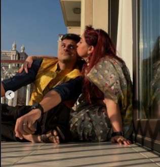 Read more about the article आमिर खान की बेटी आइरा खान पति नूपुर शिखरे संग पहली वेडिंग एनिवर्सरी मनाई।