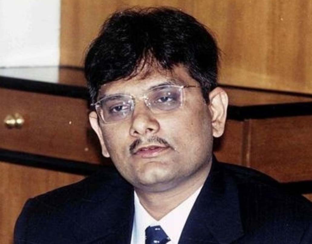 Read more about the article फ्रंट रनिंग घोटाले में केतन पारेख सहित तीन और लोगों का नाम सामने आया