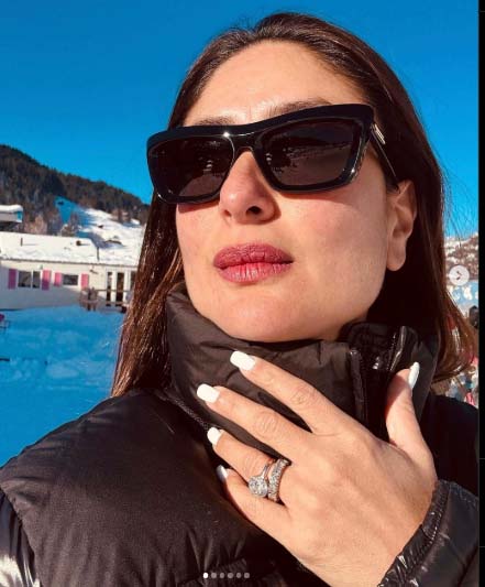 Read more about the article छुट्टियां बिताकर लौटीं करीना कपूर खान हुई इमोशनल