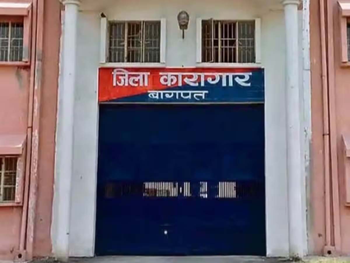 Read more about the article यूपी में महिला अफसर से जेलर ने ही अपने कार्यालय में बुलाकर रेप की कोशिश