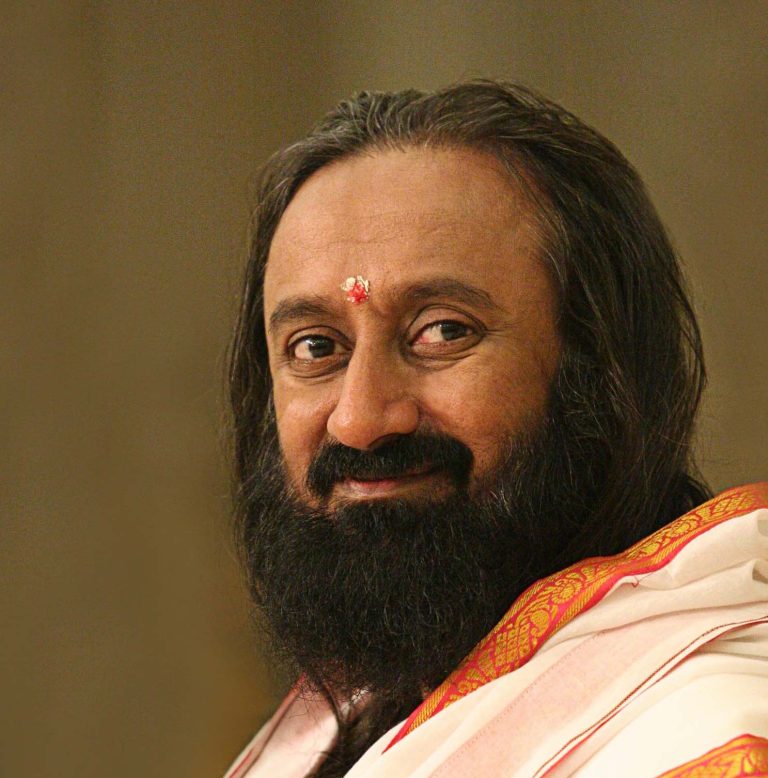 Read more about the article 1 से 5 फरवरी तक महाकुंभ में पहुंचेंगे गुरुदेव श्रीश्री रविशंकर