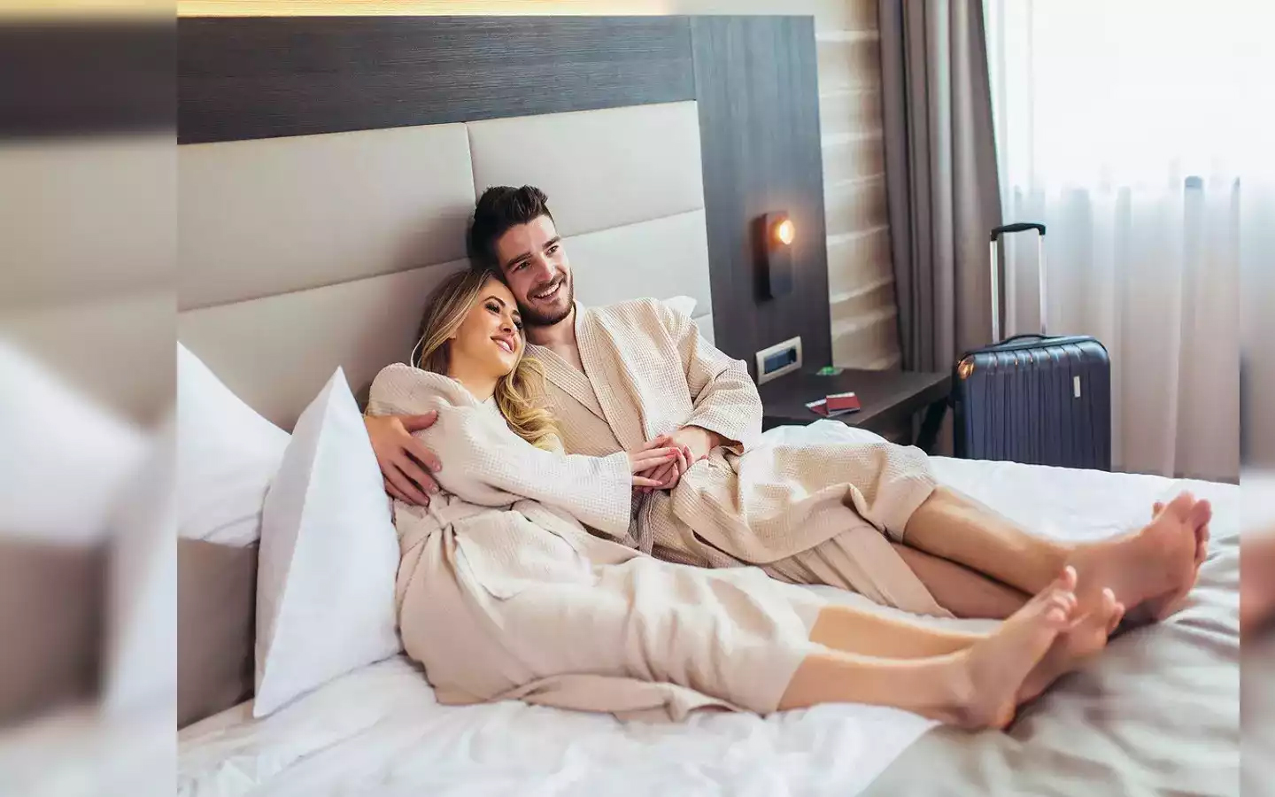 You are currently viewing हाथ में हाथ डालकर होटल में घुसे प्रेमी-प्रेमिका, आधी रात दबे पांव खिसकी लड़की