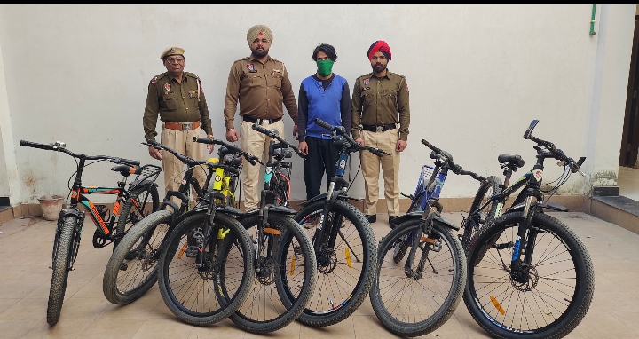 Read more about the article ਸੀਰੀਅਲ ਸਾਈਕਲ ਚੋਰ ਨੂੰ ਕੀਤਾ ਕਾਬੂ; ਸੱਤ ਚੋਰੀ ਹੋਏ ਸਾਈਕਲ ਬਰਾਮਦ ਕੀਤੇ