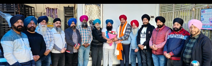 Read more about the article ਵਿਧਾਇਕ ਰਮਨ ਅਰੋੜਾ ਤੇ ਸੀਨੀਅਰ ਡਿਪਟੀ ਮੇਅਰ ਬਿੱਟੂ ਵਲੋ ਕਮੇਟੀ ਨੂੰ ਦਿੱਤਾ ਭਰੋਸਾ