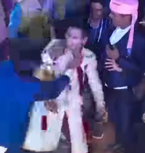 Read more about the article दूल्हे की पिटाई का मजेदार वीडियो वायरल