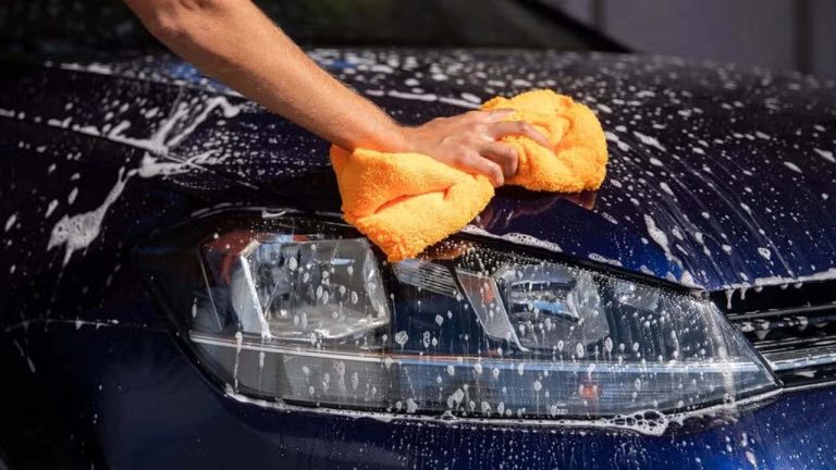 Read more about the article ਪਾਣੀ ਬਰਬਾਦ ਕਰਨ ਵਾਲਿਆਂ ਨੂੰ ਲੱਗੇਗਾ 5,000 ਰੁਪਏ ਜੁਰਮਾਨਾ