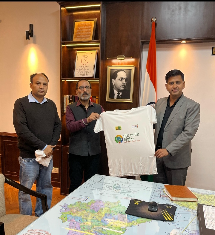 Read more about the article राइट वॉकथॉन 8 को, डिप्टी कमिश्नर ने टी-शर्ट की रिली