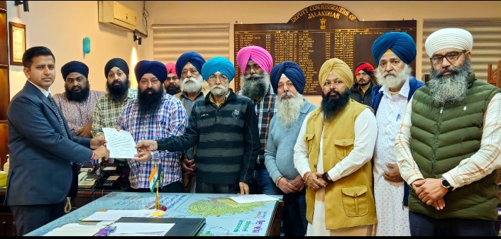 Read more about the article ਸਿੱਖ ਤਾਲਮੇਲ ਕਮੇਟੀ ਵਲੋਂ ਡਿਪਟੀ ਕਮਿਸ਼ਨਰ ਨੂੰ ਦਿੱਤਾ ਮੰਗ ਪੱਤਰ