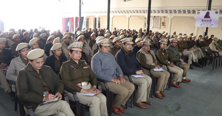 Read more about the article ਮਾਹਿਰਾਂ ਨੇ ਔਰਤਾਂ ਦੀ ਸਿਹਤ ਲਈ ਸਰਵਾਈਕਲ ਕੈਂਸਰ ਟੀਕਾਕਰਨ ਦੇ ਮਹੱਤਵ ‘ਤੇ ਜ਼ੋਰ ਦਿੱਤਾ