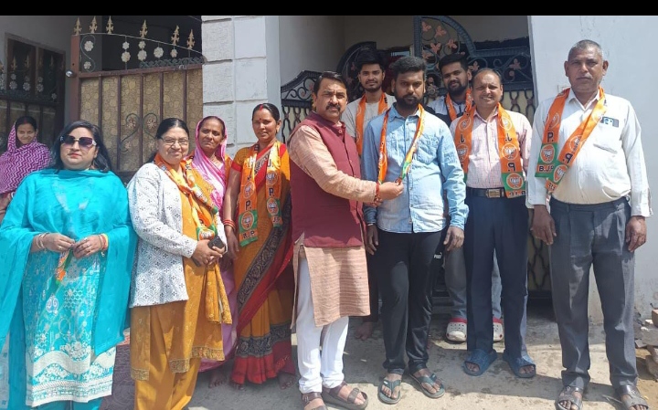 Read more about the article भाजपा का संगठन पर्व के दौरान जालंधर मंडल नंबर 15 में चलाया सदस्यता अभियान