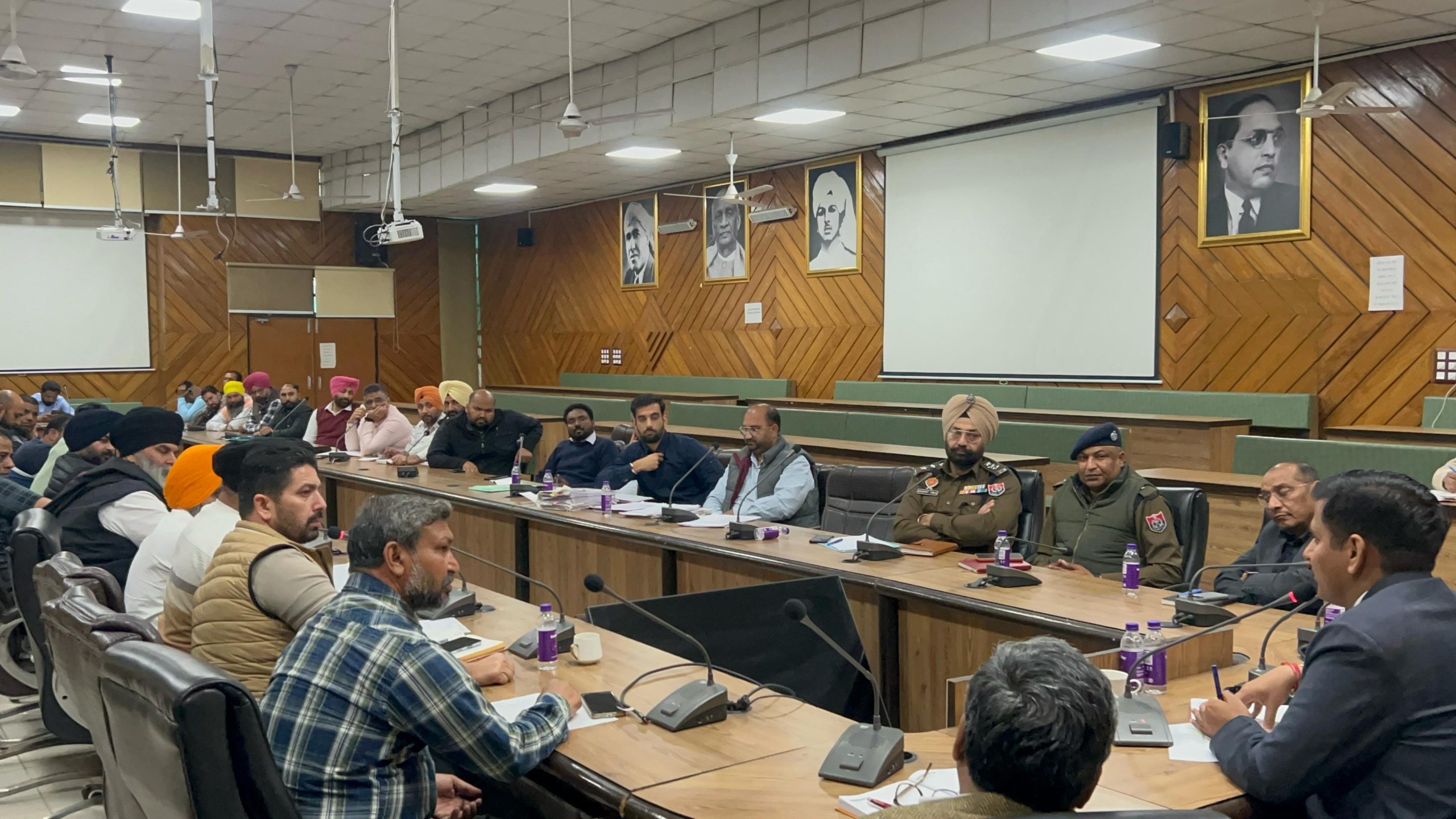 Read more about the article ਪ੍ਰਦੂਸ਼ਣ ਕੰਟਰੋਲ ਬੋਰਡ ਦੇ ਅਧਿਕਾਰੀਆਂ ਨੂੰ ਬੋਇਲਰਾਂ ਦੀ ਰੈਗੂਲਰ ਚੈਕਿੰਗ ਕਰਨ ਦੇ ਨਿਰਦੇਸ਼