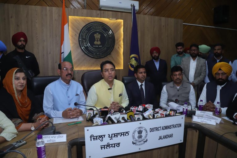 Read more about the article ਨਸ਼ਾ ਤਸਕਰਾਂ ਦੀਆਂ ਜਾਇਦਾਦਾਂ ਦੀ ਸ਼ਨਾਖਤ ਤੇ ਜ਼ਬਤ ਕਰਨ ਦੇ ਵੀ ਨਿਰਦੇਸ਼