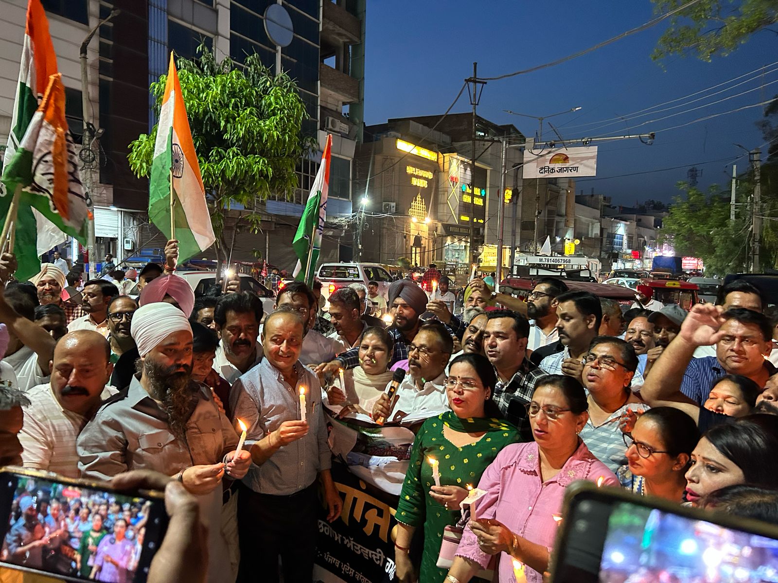 Read more about the article ਪਹਿਲਗਾਮ ਵਿਖੇ ਸੈਲਾਨੀਆਂ ਉਪਰ ਹੋਏ ਅੱਤਵਾਦੀ ਹਮਲੇ ਦੇ ਸੰਬੰਧ ਵਿਚ ਕੈਂਡਲ ਮਾਰਚ