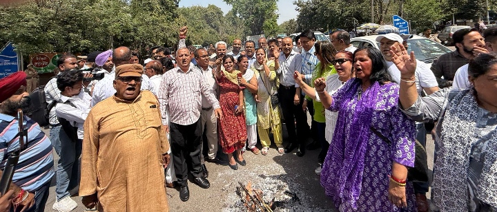 Read more about the article ਪੰਜਾਬ ਦੇ ਮੁੱਖ ਮੰਤਰੀ ਭਗਵੰਤ ਮਾਨ ਦਾ ਪੁਤਲਾ ਫੂਕ ਕੀਤਾ ਪ੍ਰਦਰਸ਼ਨ