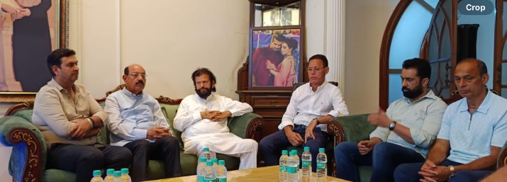 Read more about the article मोहिंदर भगत और मेयर विनीत धीर ने हंस राज हंस के साथ जताया दुख