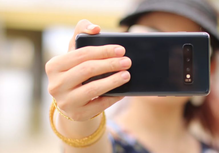 Read more about the article ਸੈਲਫੀ ਲੈਂਦੇ ਸਮੇਂ ਡੂੰਘੇ ਖੱਡੇ ‘ਚ ਡਿੱਗਿਆ ਕਾਰਨ ਹੋਈ ਮੌਤ