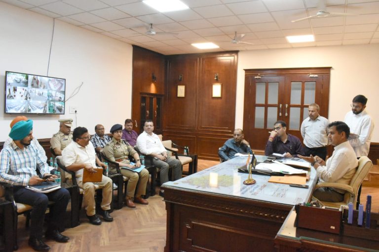 Read more about the article ਅਰਬਨ ਇਸਟੇਟ ਦੀ ਰੇਲਵੇ ਕਰਾਸਿੰਗ ਸਬੰਧੀ ਡਿਪਟੀ ਕਮਿਸ਼ਨਰ ਵੱਲੋਂ ਉੱਚ ਪੱਧਰੀ ਮੀਟਿੰਗ