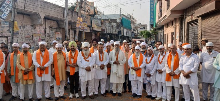 Read more about the article ਗੜਾ ਵਿਖੇ ਸਤਿਗੁਰੂ ਕਬੀਰ ਭਵਨ ਮੰਦਿਰ ਦੀ ਸਥਾਪਨਾ ਦਿਵਸ ਨੂੰ ਸਮਰਪਿਤ ਵਿਸ਼ੇਸ਼ ਪ੍ਰੋਗਰਾਮ ਕਰਵਾਇਆ