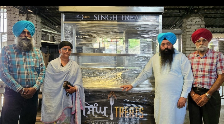 Read more about the article ਸਿੱਖ ਤਾਲਮੇਲ ਕਮੇਟੀ” ਵੱਲੋਂ ਅੰਮ੍ਰਿਤਧਾਰੀ ਬੱਚੇ ਨੂੰ ਕਾਰੋਬਾਰ ਕਰਨ ਲਈ ਕਾਊਂਟਰ ਰੇੜੀ ਬਣਾ ਕੇ ਦਿੱਤੀ ਗਈ