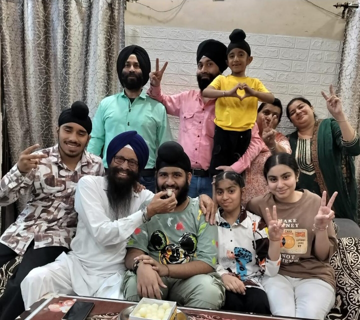 Read more about the article ਐਮਜੀਐਨ ਪਬਲਿਕ ਸਕੂਲ ਆਦਰਸ਼ ਨਗਰ ਜਲੰਧਰ ਦੇ ਵਿਦਿਆਰਥੀ ਨੇ ਅੰਕ ਹਾਸਲ ਕੀਤੇ