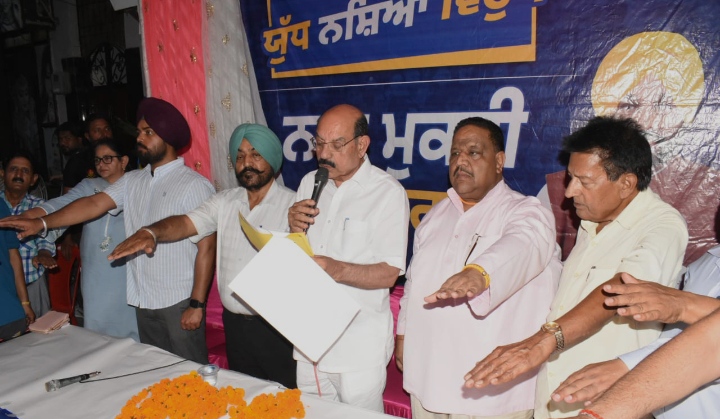 Read more about the article ਪੰਜਾਬ ਨੂੰ ਨਸ਼ਾ ਮੁਕਤ ਬਣਾਉਣ ਦੀ ਲੜਾਈ ਹੁਣ ਹਰ ਪਿੰਡ ਤੇ ਵਾਰਡ ਵਿੱਚ ਸ਼ੁਰੂ