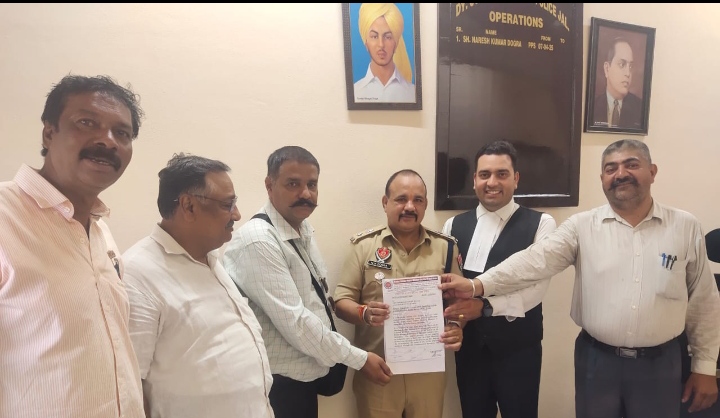 Read more about the article थाना 7 के SHO भूषण कुमार की पुनःबहली के लिए दिया गया मांग पत्र