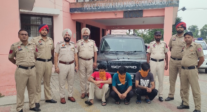 Read more about the article ਪੁਲਿਸ ਜਲੰਧਰ ਨੇ ਸੁੱਚੀ ਪਿੰਡ ਕਤਲ ਕੇਸ ਸੁਲਝਾਇਆ: ਚਾਰ ਦੋਸ਼ੀਆਂ ਨੂੰ  ਕੀਤਾ ਗ੍ਰਿਫ਼ਤਾਰ