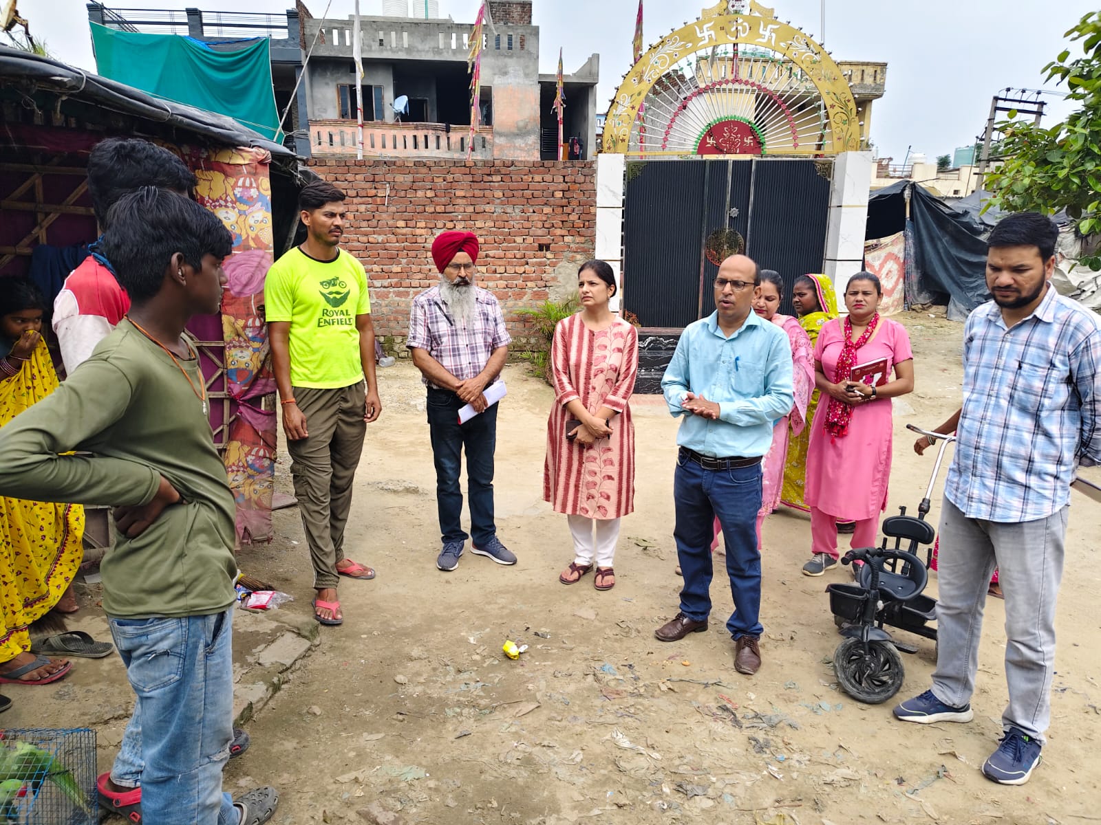 Read more about the article ਜਿਲ੍ਹਾ ਬੀਸੀਸੀ ਕੋਆਰਡੀਨੇਟਰ ਨੀਰਜ ਸ਼ਰਮਾ ਨੇ ਸਲੱਮ ਖੇਤਰ ਦਕੋਹਾ-1 ਅਤੇ ਏਕਤਾ ਨਗਰ ਵਿਖੇ ਘਰ-ਘਰ ਜਾ ਕੇ ਕੀਤੀ ਡੇਂਗੂ ਦੀ ਜਾਂਚ