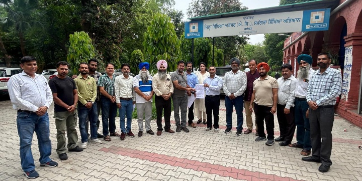 Read more about the article ਸਕੂਲ ਮੈਨਜਮੈਂਟ ਕਮੇਟੀਆਂ ਵਿੱਚ ਸਿਆਸੀ ਦਖਅੰਦਾਜ਼ੀ ਬੰਦ ਕੀਤੀ ਜਾਵੇ: ਮੱਕੜ