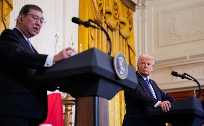 Read more about the article ‘शानदार’ से ‘बिगड़ैल’ तक: कैसे ट्रम्प को लुभाने की जापान की व्यापारिक कोशिश उल्टी पड़ गई