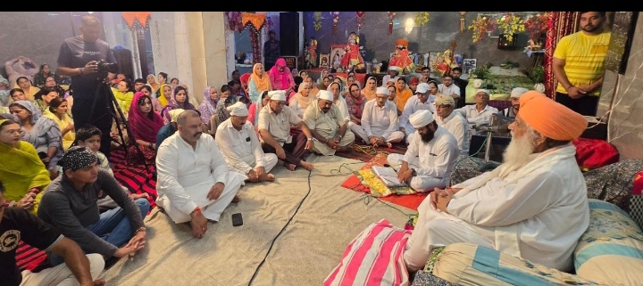 Read more about the article ਸਵਾਮੀ ਗੁਰਦੀਪ ਗਿਰੀ ਜੀ ਮਹਾਰਾਜ ਨੇ ਲੋਕਾਂ ਨੂੰ ਸਤਿਸੰਗ ਰਾਹੀਂ ਉਪਦੇਸ਼ ਦਿੱਤਾ