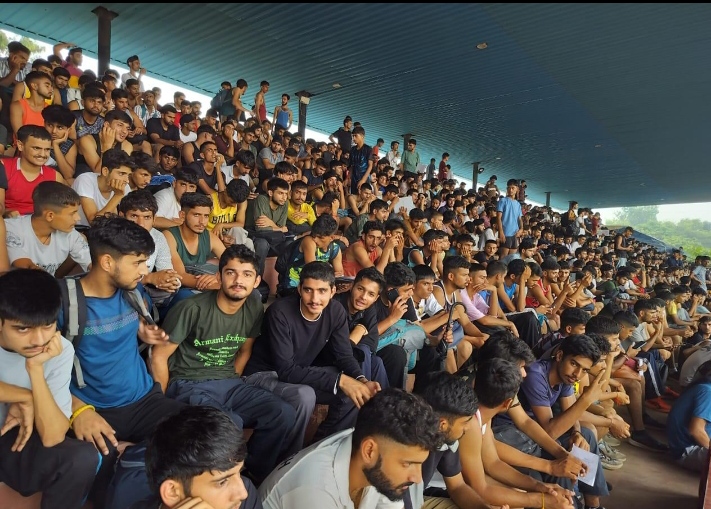 Read more about the article ਇੰਡੀਅਨ ਏਅਰ ਫੋਰਸ ਦੀ ਓਪਨ ਭਰਤੀ ਰੈਲੀ ਦੀ ਸ਼ੁਰੂਆਤ, ਪਹਿਲੇ ਦਿਨ 6000 ਉਮੀਦਵਾਰਾਂ ਨੇ ਲਿਆ ਭਾਗ