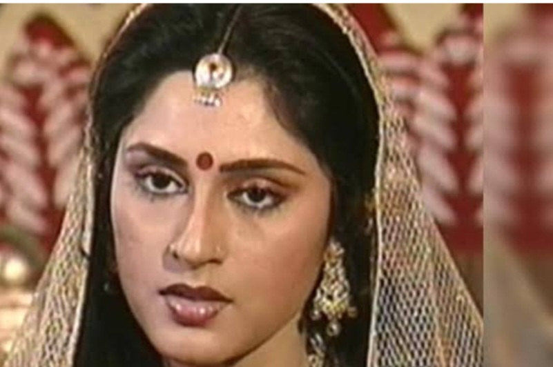 Read more about the article Mahabharat की ‘गांधारी’ का बदला लुक, 17 साल की उम्र में रिया दीपसी बनी थीं 12 साल