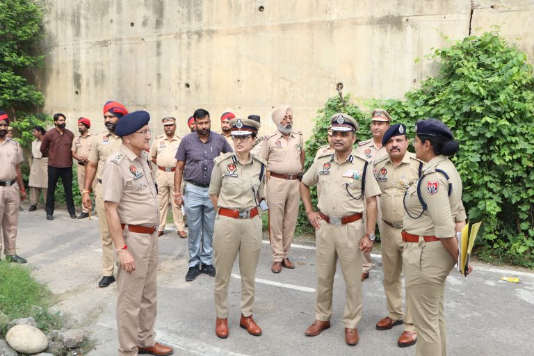 Read more about the article ਗੈਰ-ਕਾਨੂੰਨੀ ਗਤੀਵਿਧੀਆਂ ਨੂੰ ਰੋਕਣ ਲਈ ਜਲੰਧਰ ਪੁਲਿਸ ਨੇ ਸਪੈਸ਼ਲ ਡੀ.ਜੀ.ਪੀ. ਰਾਮ ਸਿੰਘ ਦੀ ਅਗਵਾਈ ਹੇਠ ਚਲਾਇਆ ਵਿਸ਼ੇਸ਼ ਕਾਸੋ ਆਪ੍ਰੇਸ਼ਨ